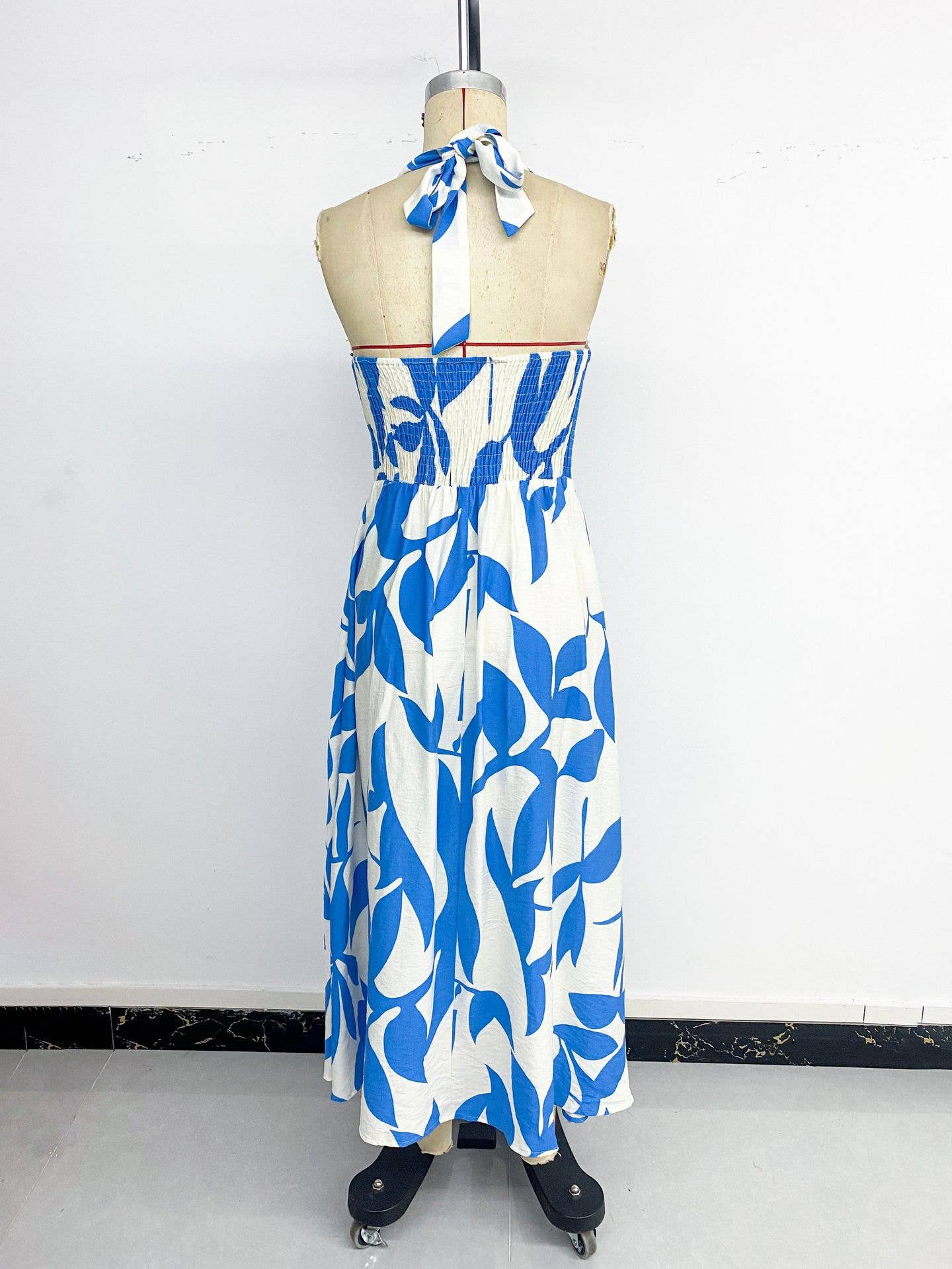 Plant print vacation-style halter-neck dress