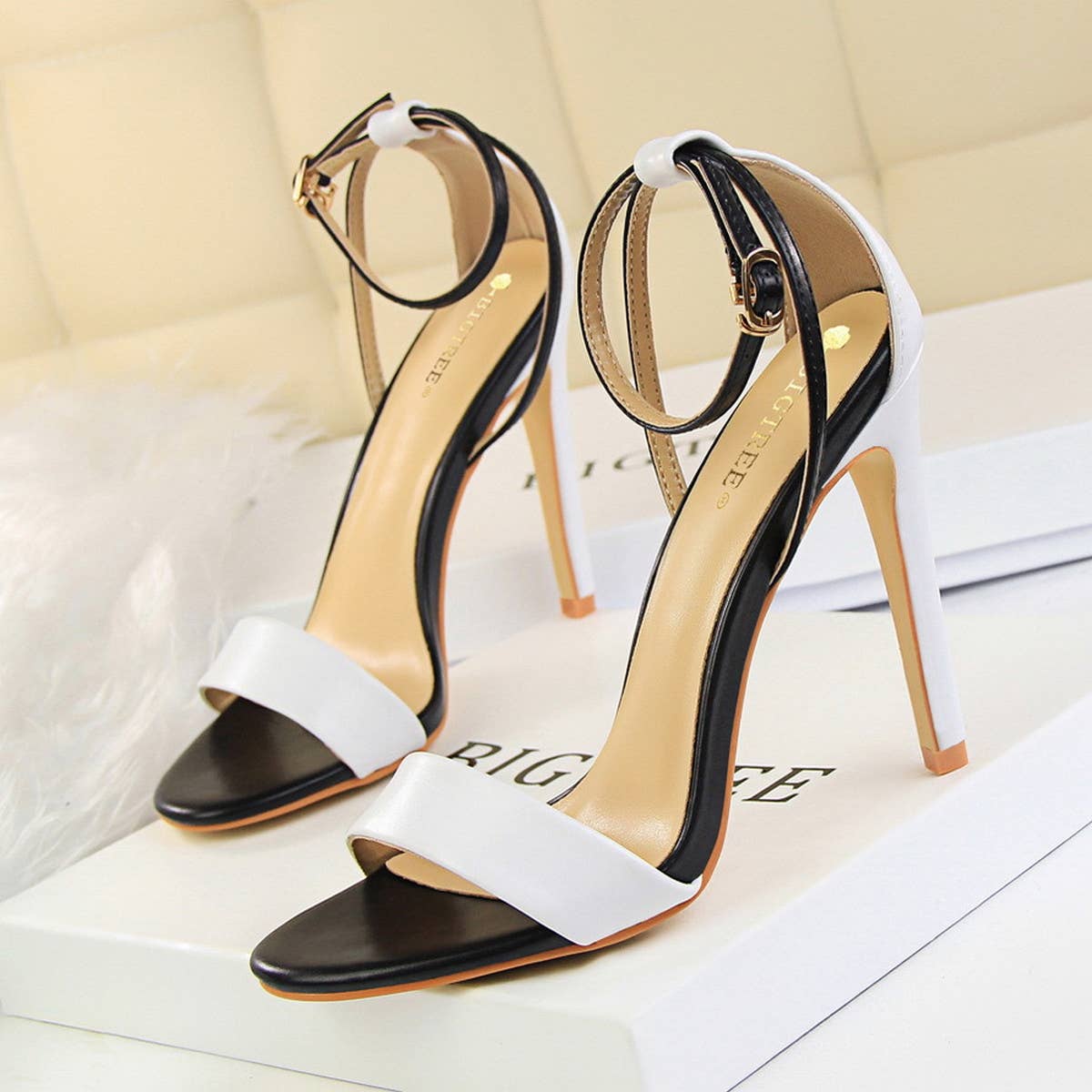 COLOR MATCHING OPEN TOE HOLLOW STILETTO HEELS