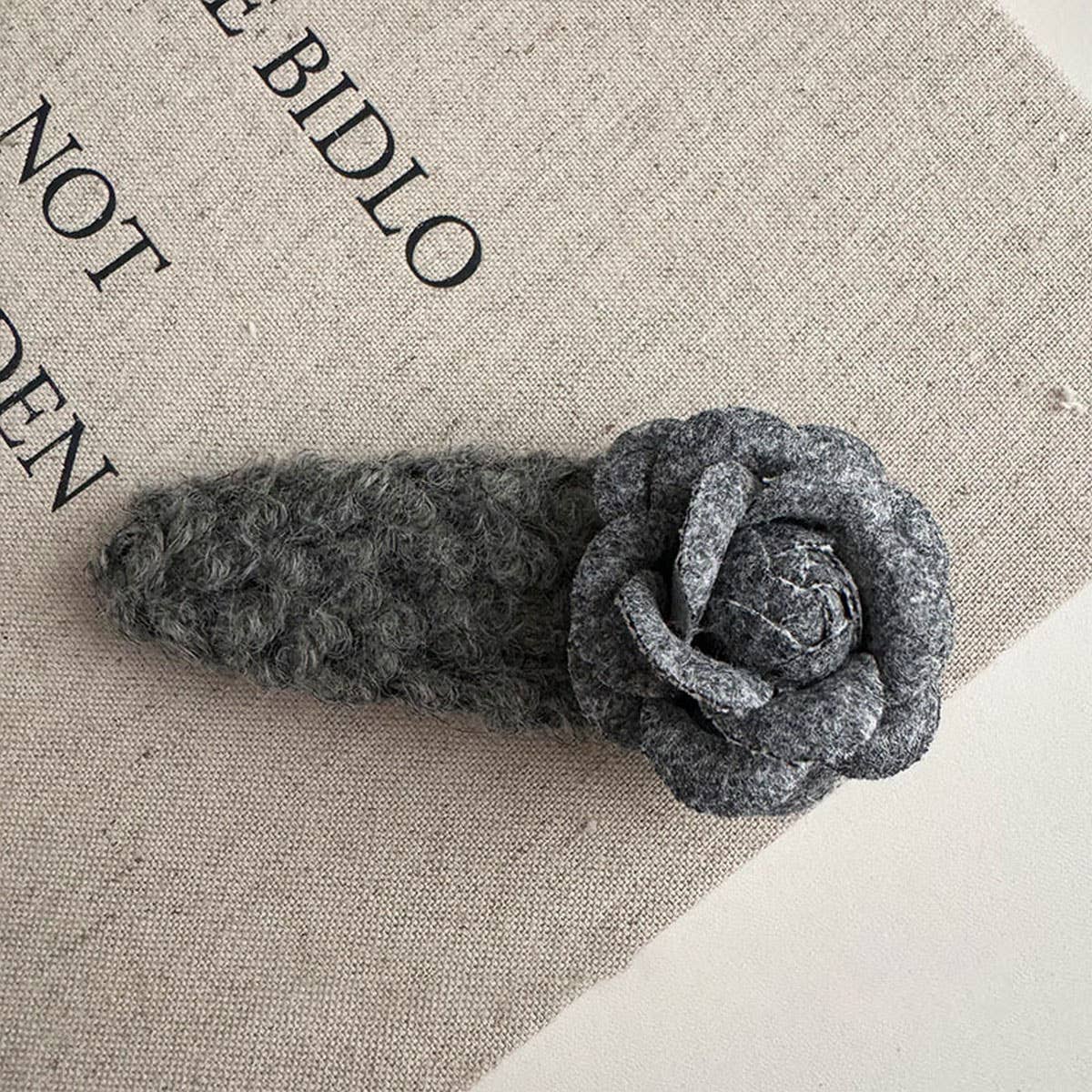 COOL GRAY CAMELLIA HAIRPIN HEADBAND
