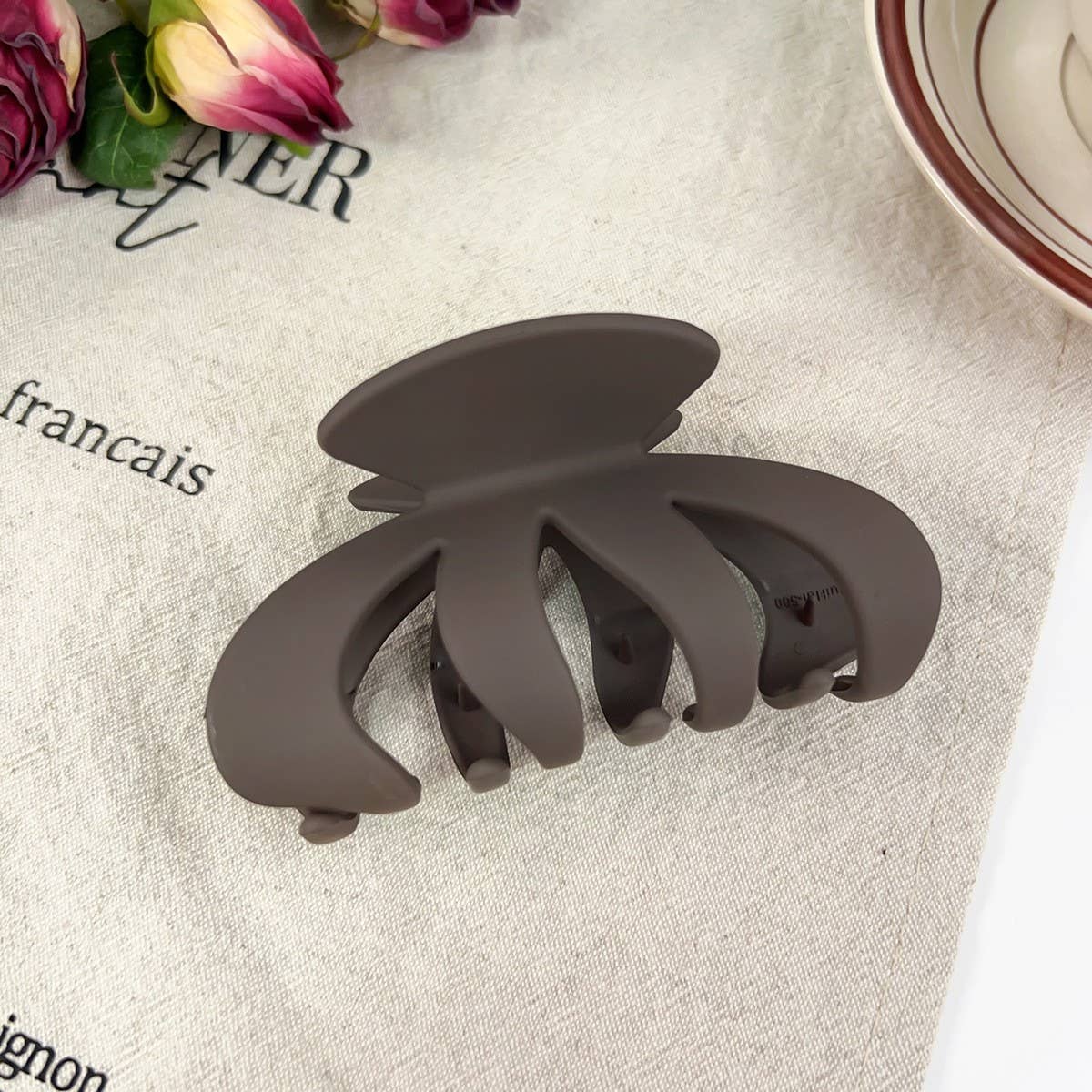 Rad extra-large shark clip fashionable grab clip