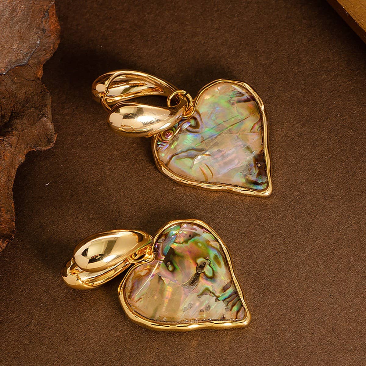 FASHIONABLE HEART ABALONE PENDANT EARRINGS