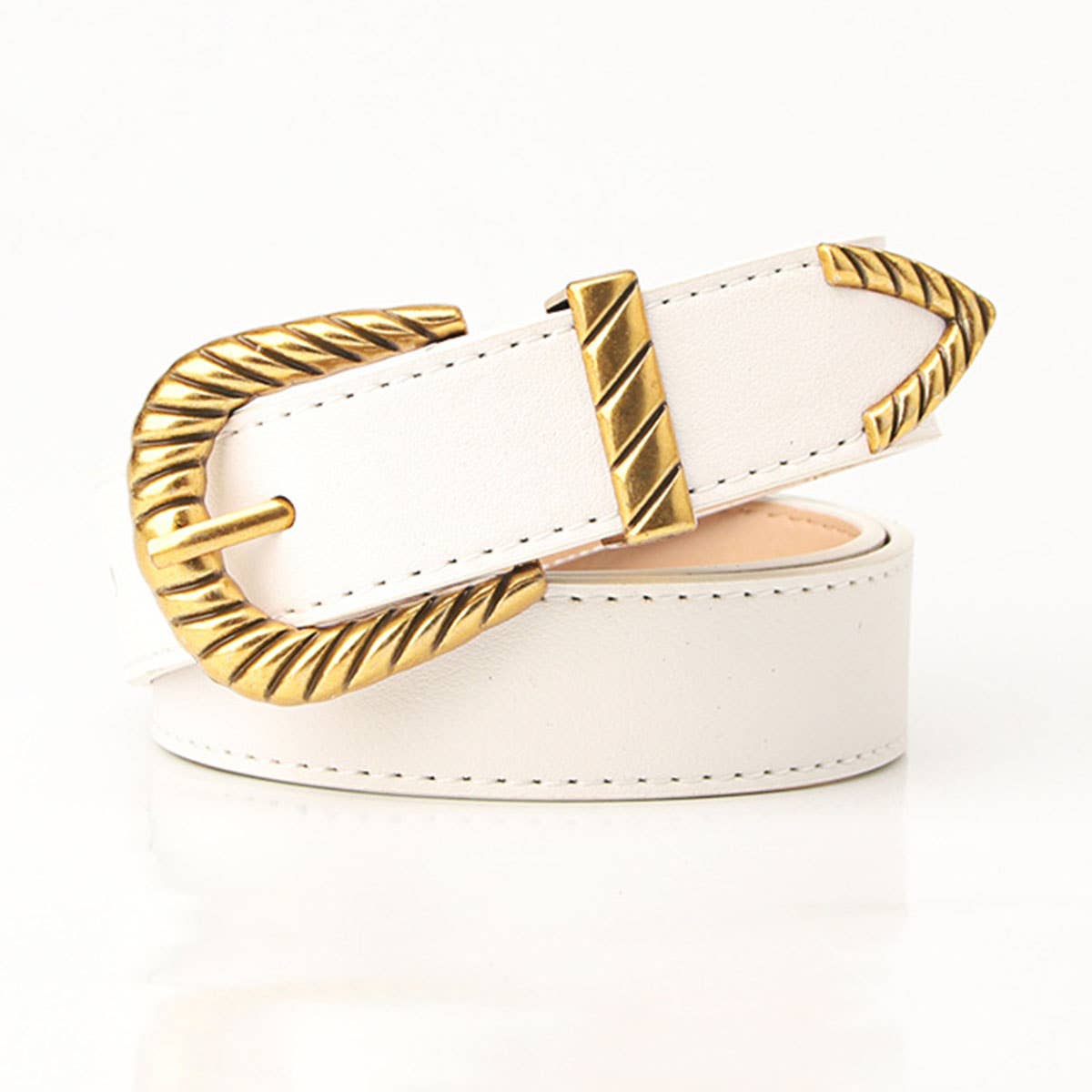 Versatile needle buckle belt with threaded belt