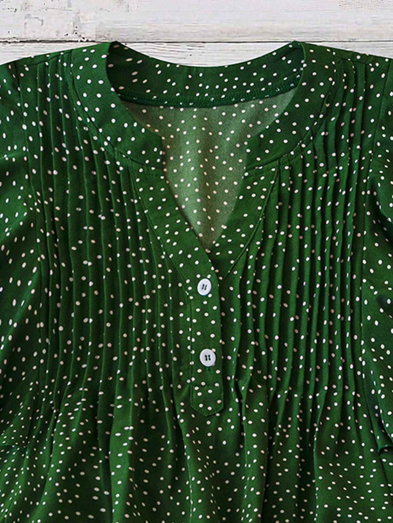 V-neck with broken points loose button pleat top