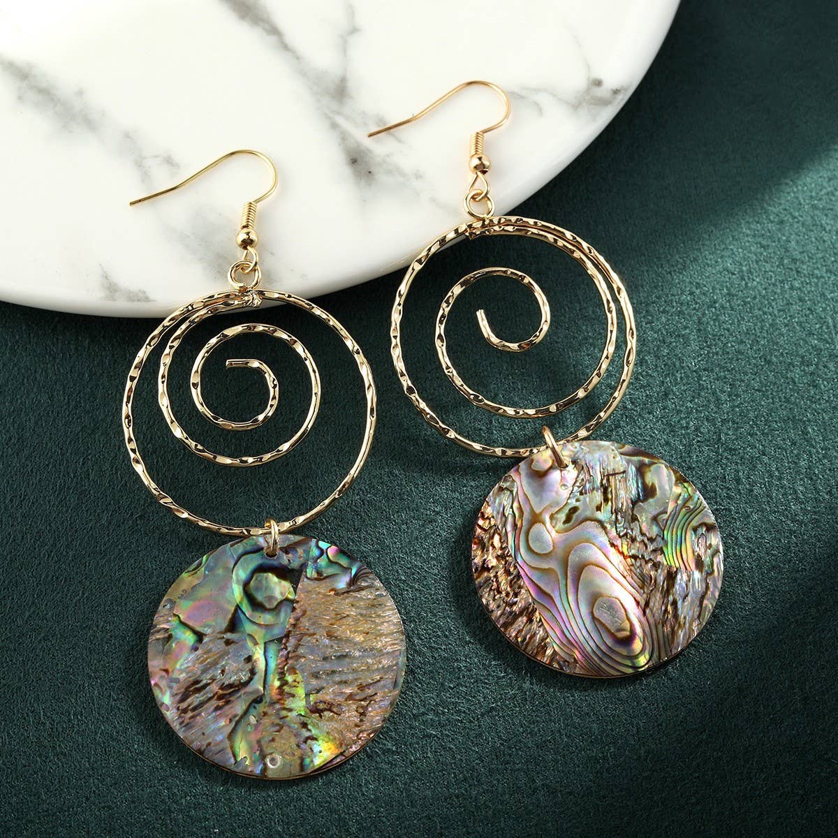 FASHIONABLE NICHE TEMPERAMENT ABALONE EARRINGS