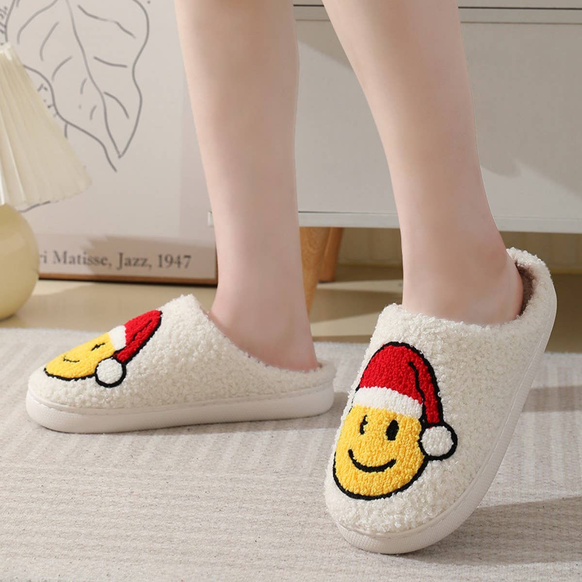 SMILING FACE SANTA CLAUS HOUSE CHRISTMAS SLIPPERS_CWSHS0260