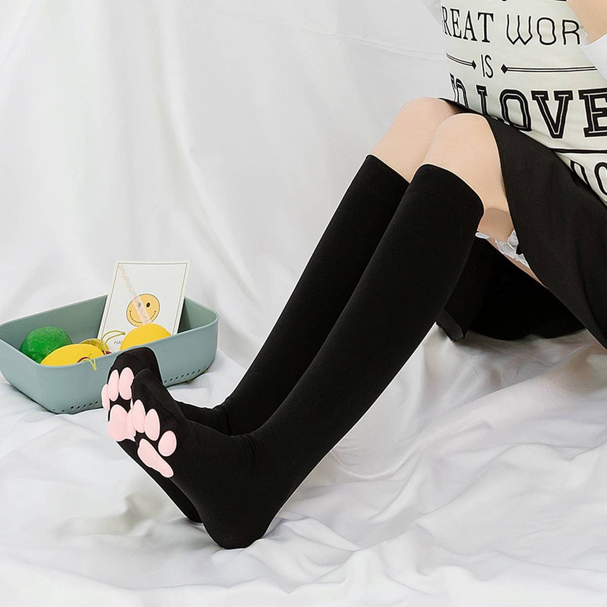 CAT PAW PRINT FAUX KNEE-HIGH SOCKS_CWMS0865