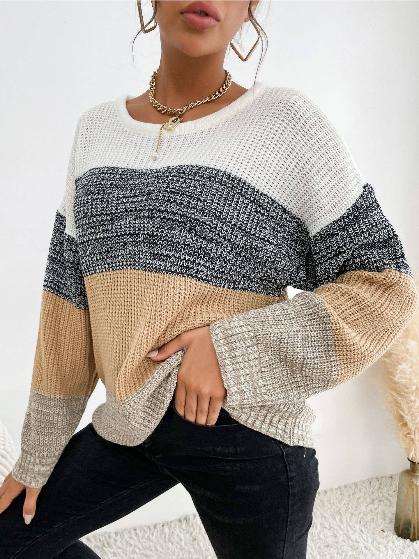Round-neck long-sleeved color-blocking sweater