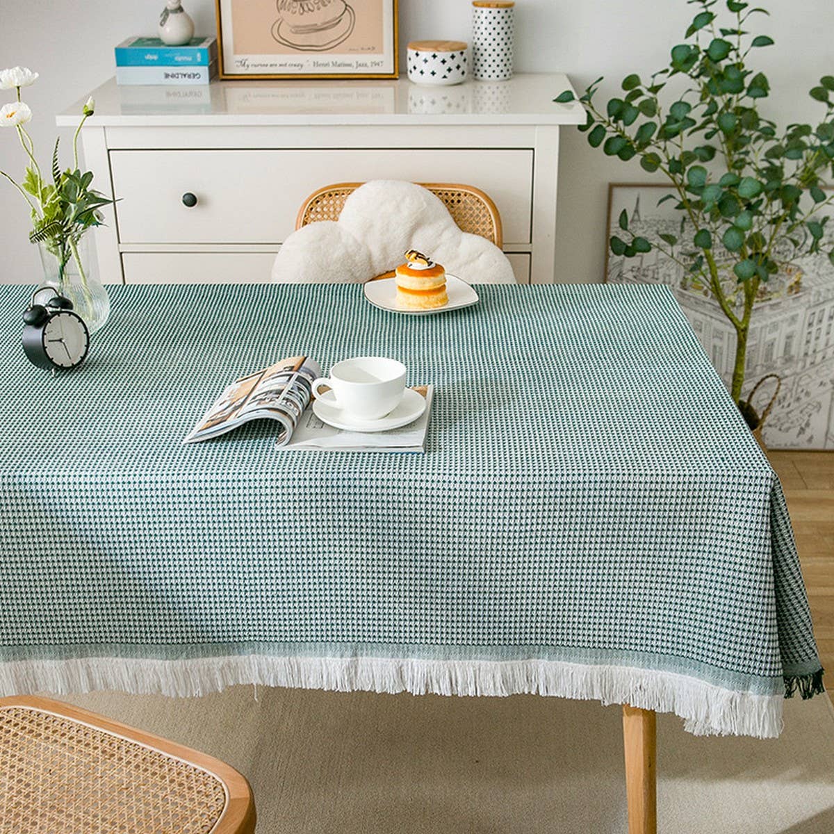 White Round Tablecloth for Desk or Decor