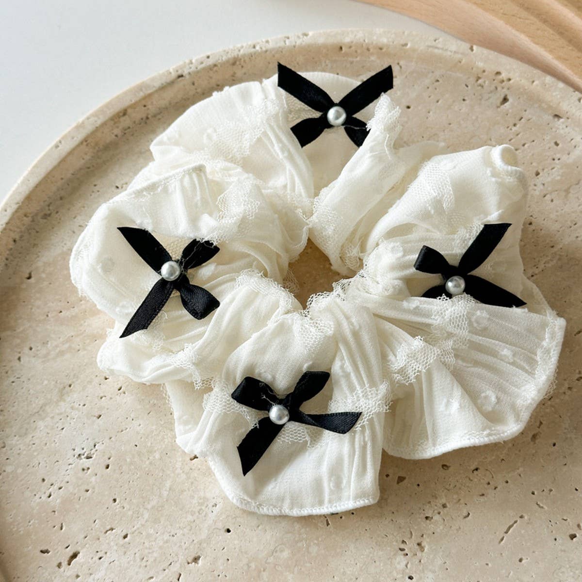 CONTRAST COLOR BOW PEARL LACE HAIR TIE