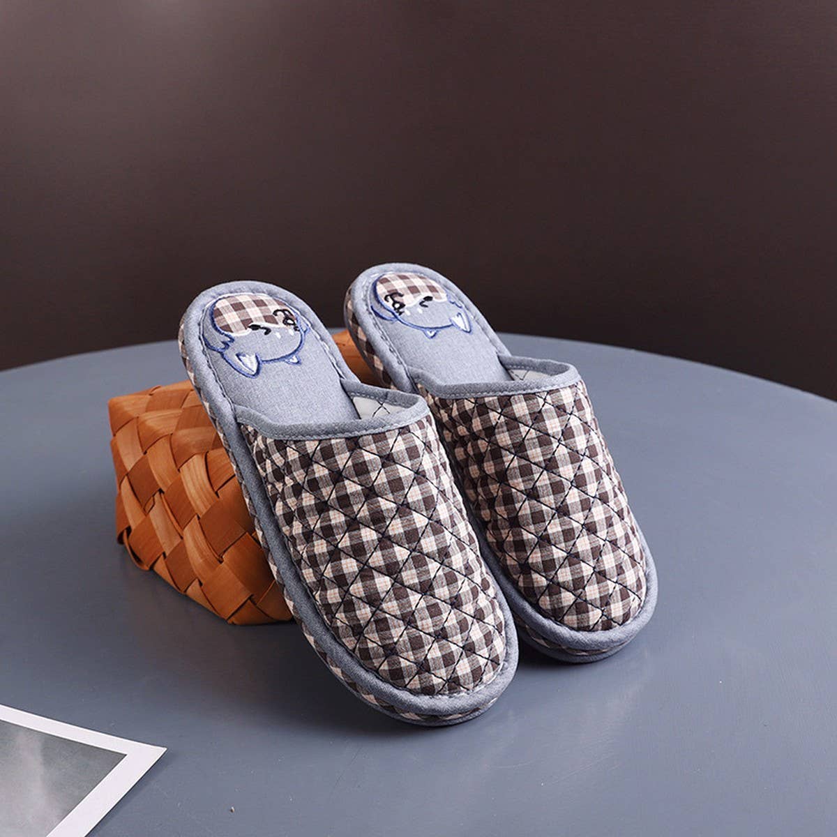 Plaid Cartoon Closed-Toe Home Slippers_CWSHF0207