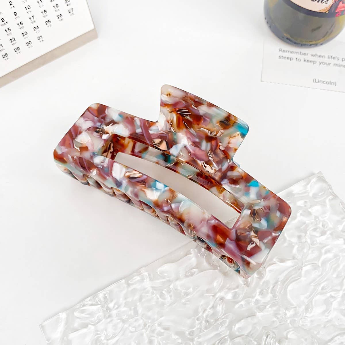 Retro and high-end acetate leopard hair clippers