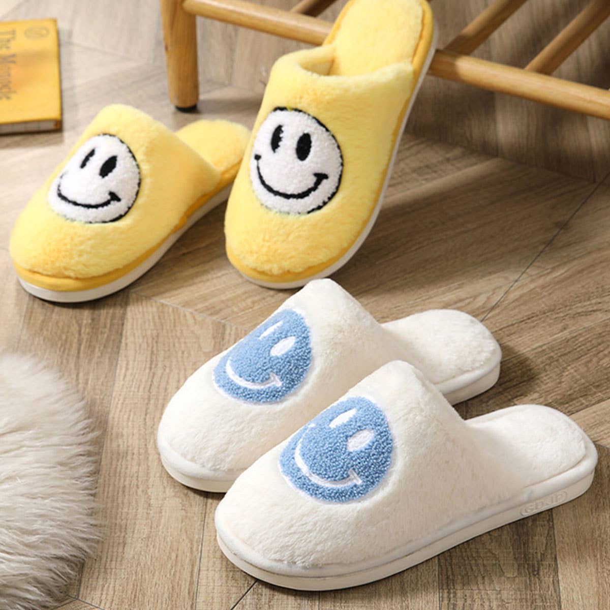 COZY SMILING FACE SLIPPERS FUZZY SLIPPERS WOMEN