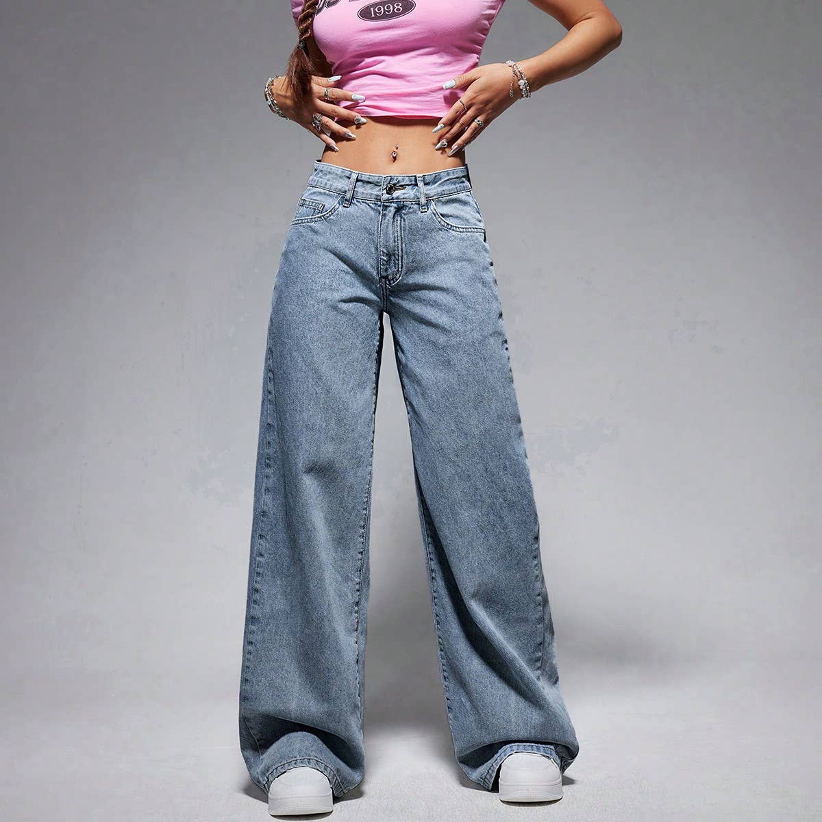 High-waisted fashionable straight-leg jeans
