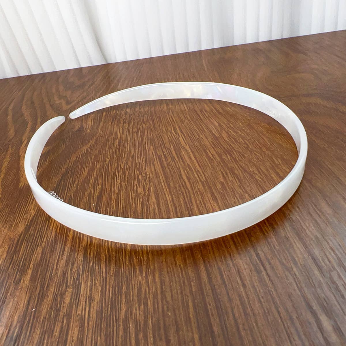 High-end sunglasses and acetic acid hair band