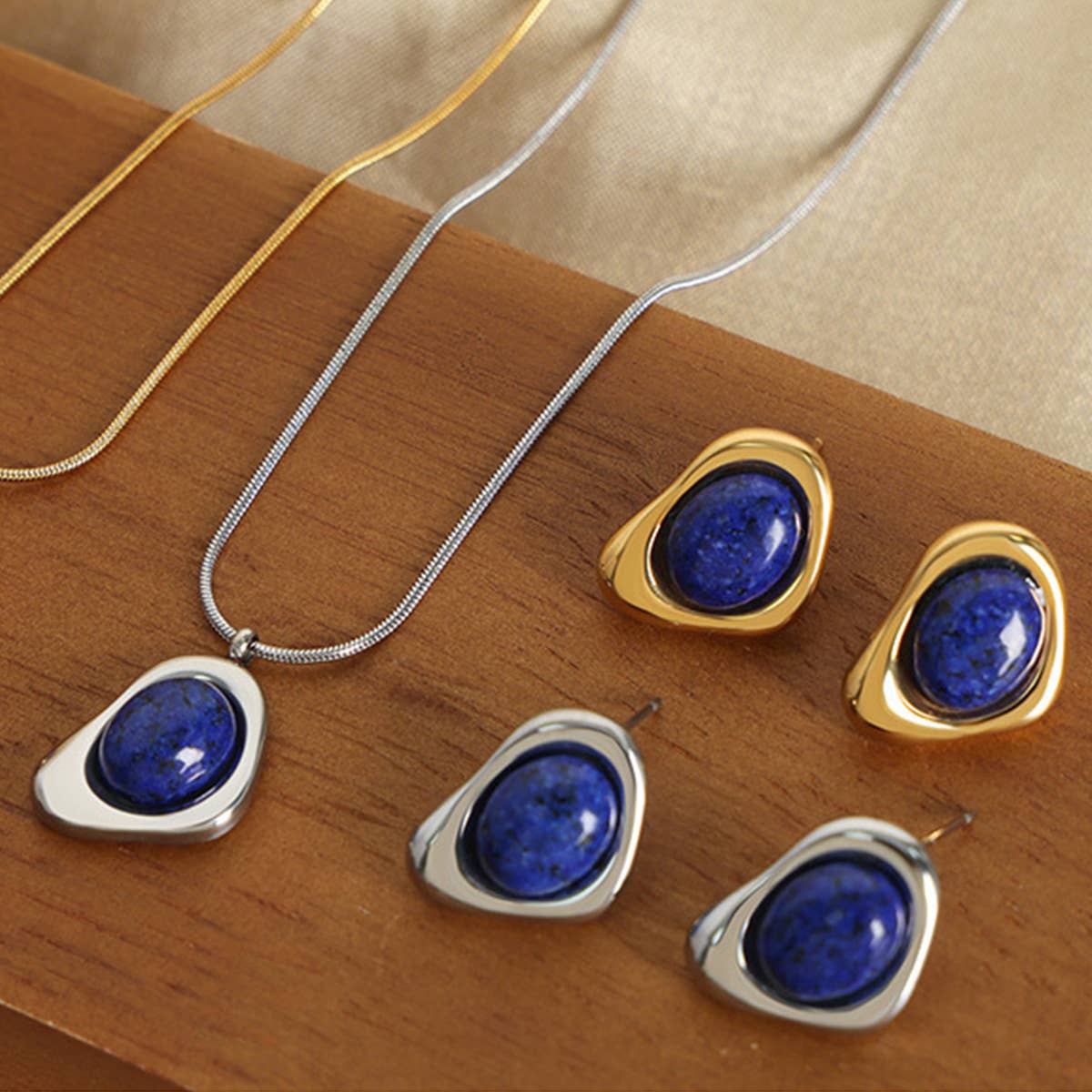 INLAID SAPPHIRE PENDANT NECKLACE JEWELRY