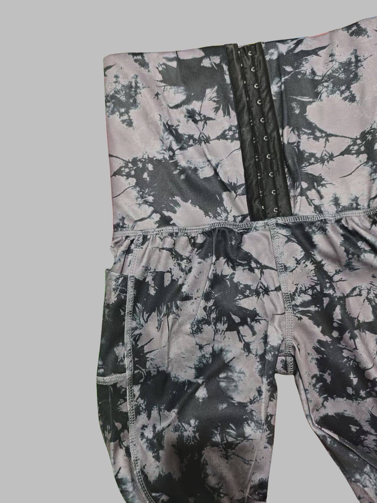 Three-breasted yoga pants and tight sports pants