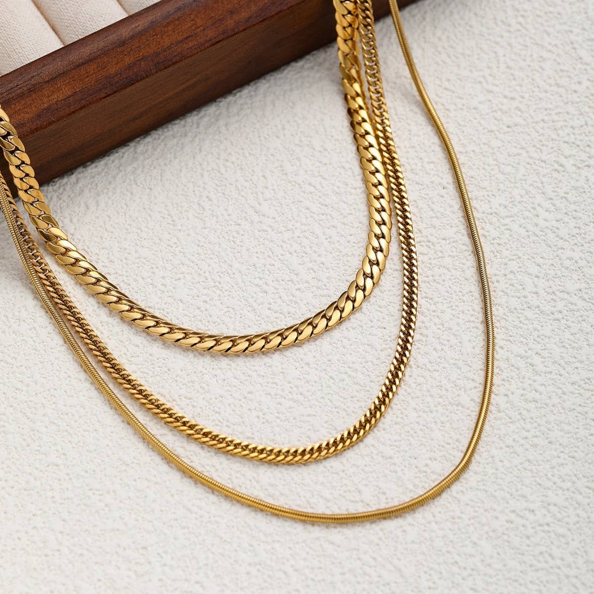FASHIONABLE THREE-LAYER SNAKE BONE CHAIN NECKLACE