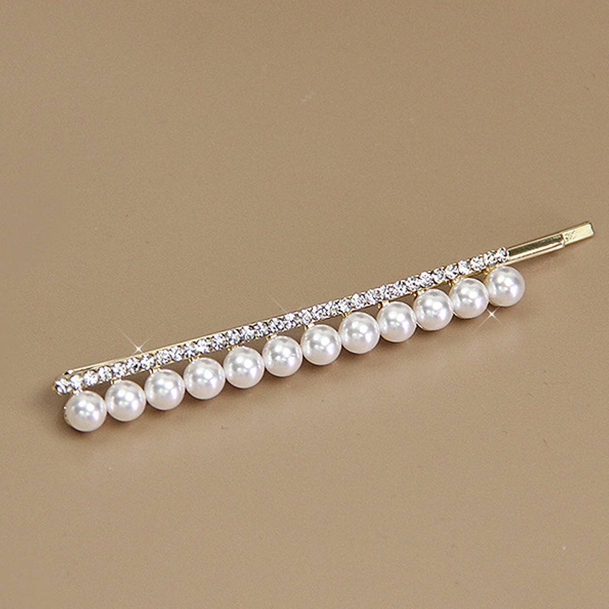 A PAIR OF ELEGANT PEARL AND RHINESTONE HAIR PIN_CWAHA1232