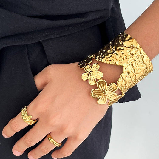 Minimalist 18K Gold Hammered Open Cuff Bracelet