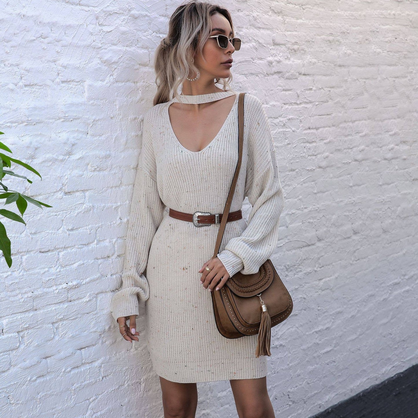 MID-LENGTH SWEATER DRESS WITH DEEP V-NECK