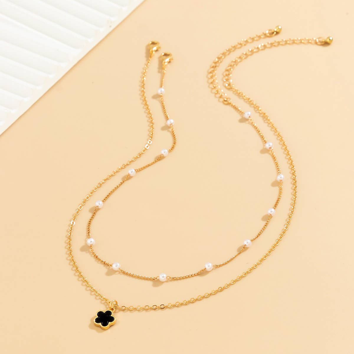 SIMPLE IMITATION PEARL BEADED FLOWER NECKLACE_CWAJE1133