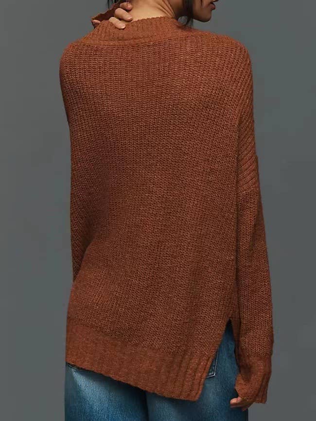 Laid-back long-sleeved V-neck knitted sweater