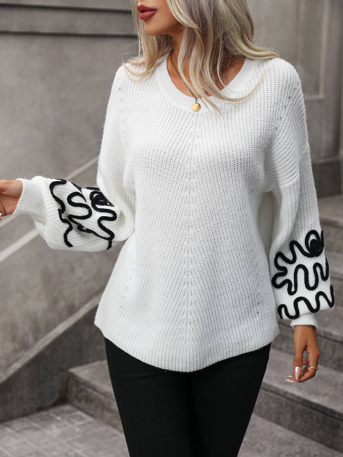 Fashionable jacquard round-neck knitted sweater