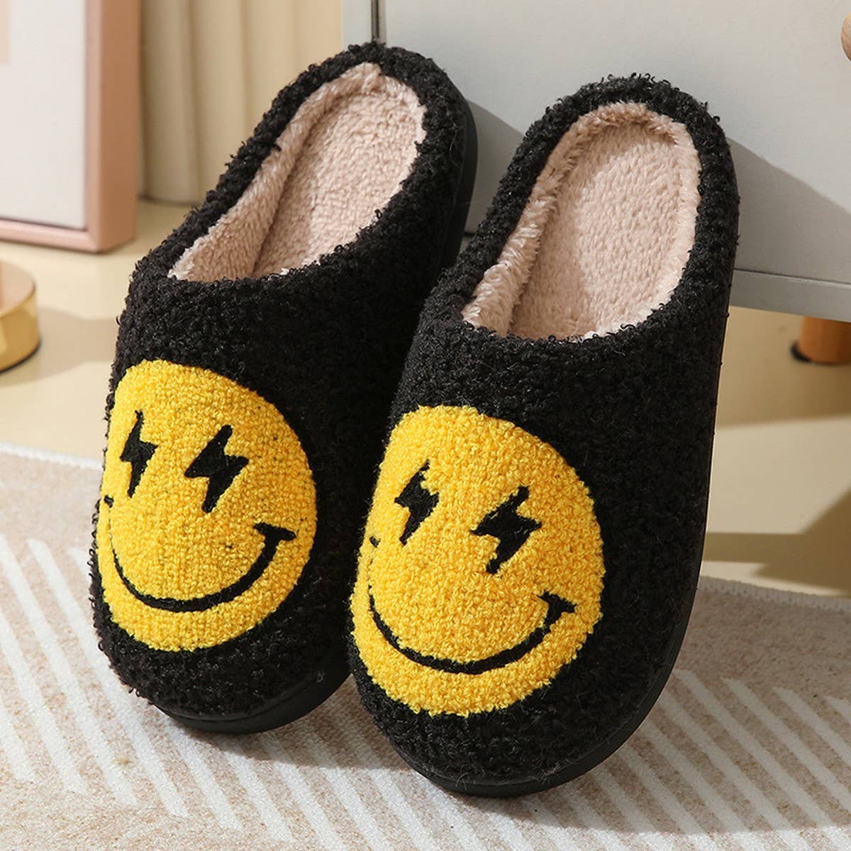 THUNDER EYE SMILING FACE LEOPARD PLUSH SLIPPERS