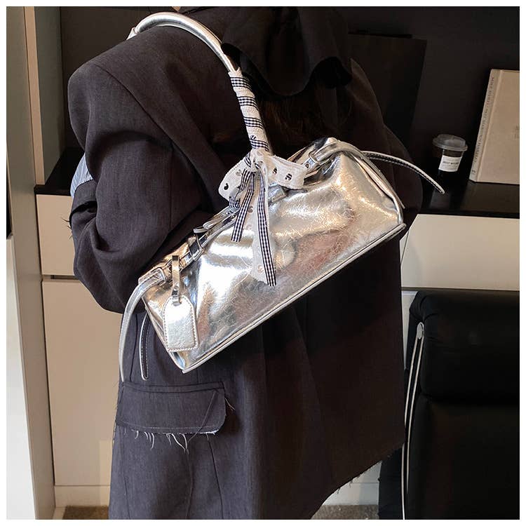 Glossy fashionable single-shoulder underarm bag