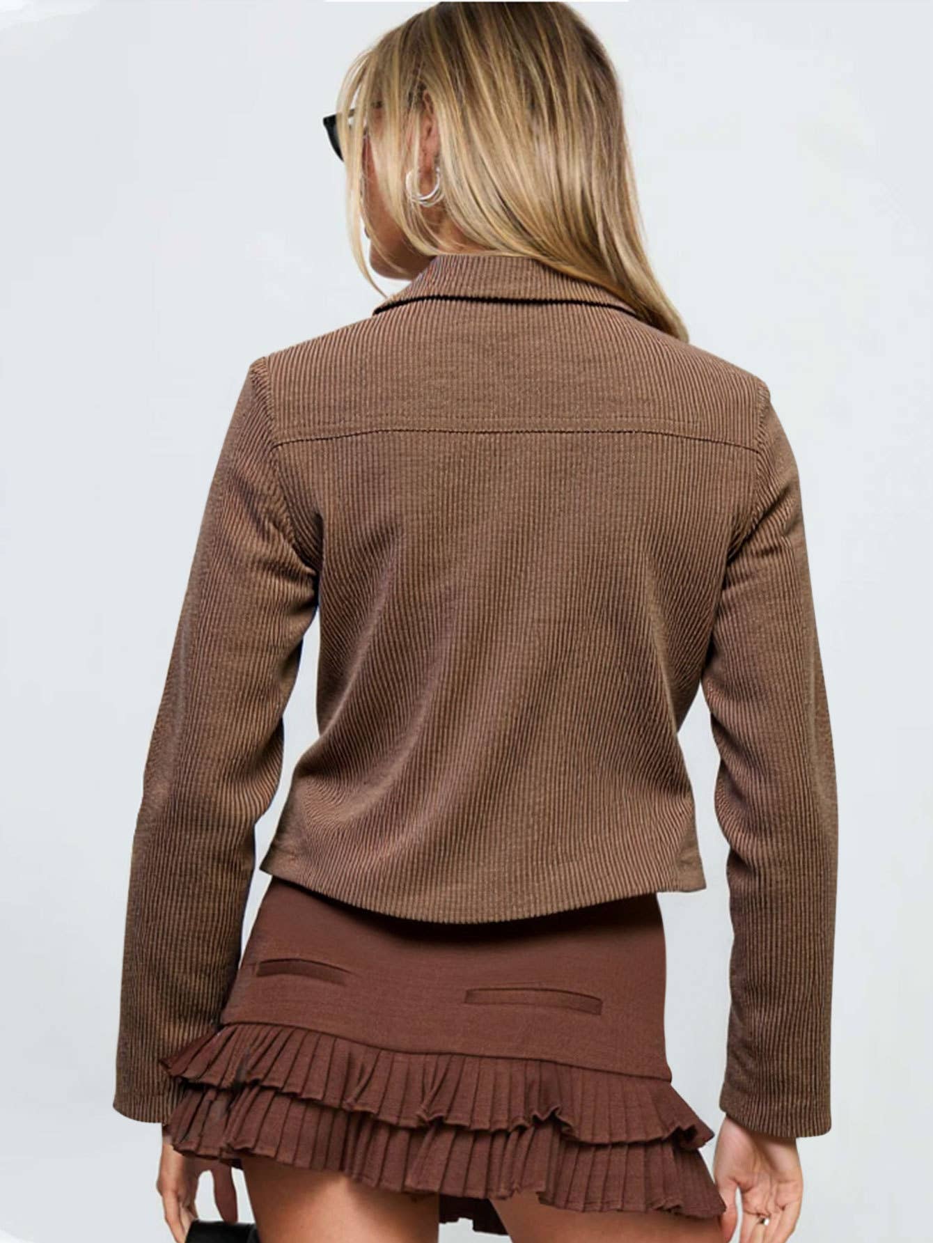 Slim and versatile Y2K work jacket