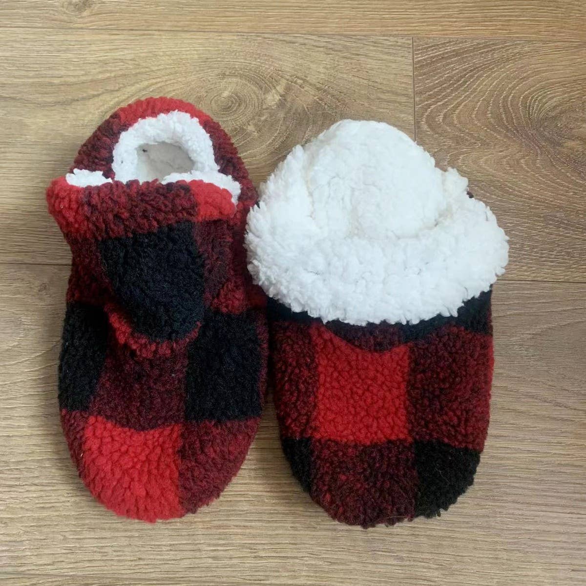 HOME WARM SOFT BOTTOM NON-SLIP SOCK SLIPPERS