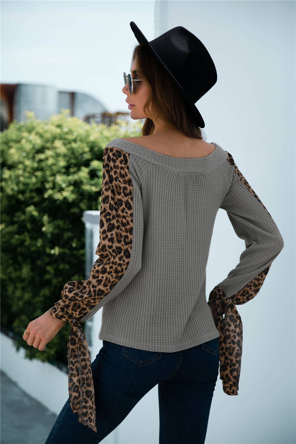 Leopard print patchwork one-shoulder knitted top