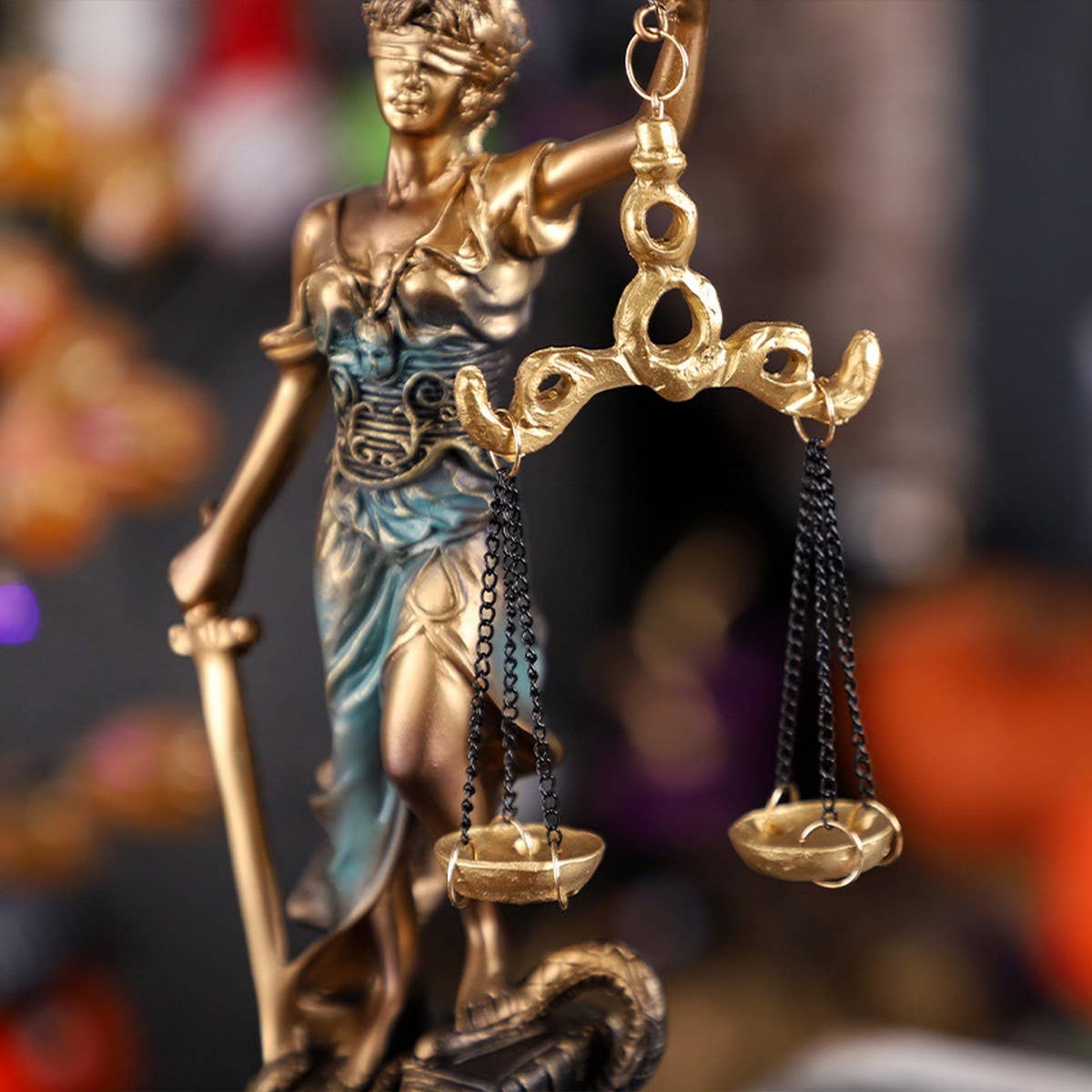 Vintage Lady Justice Resin Clock Sculpture_CWAJE5285