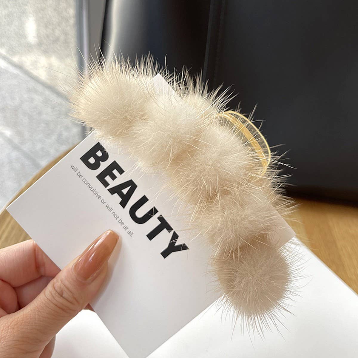 TEMPERAMENT REAL MINK FUR PLUSH BALL HAIRPIN