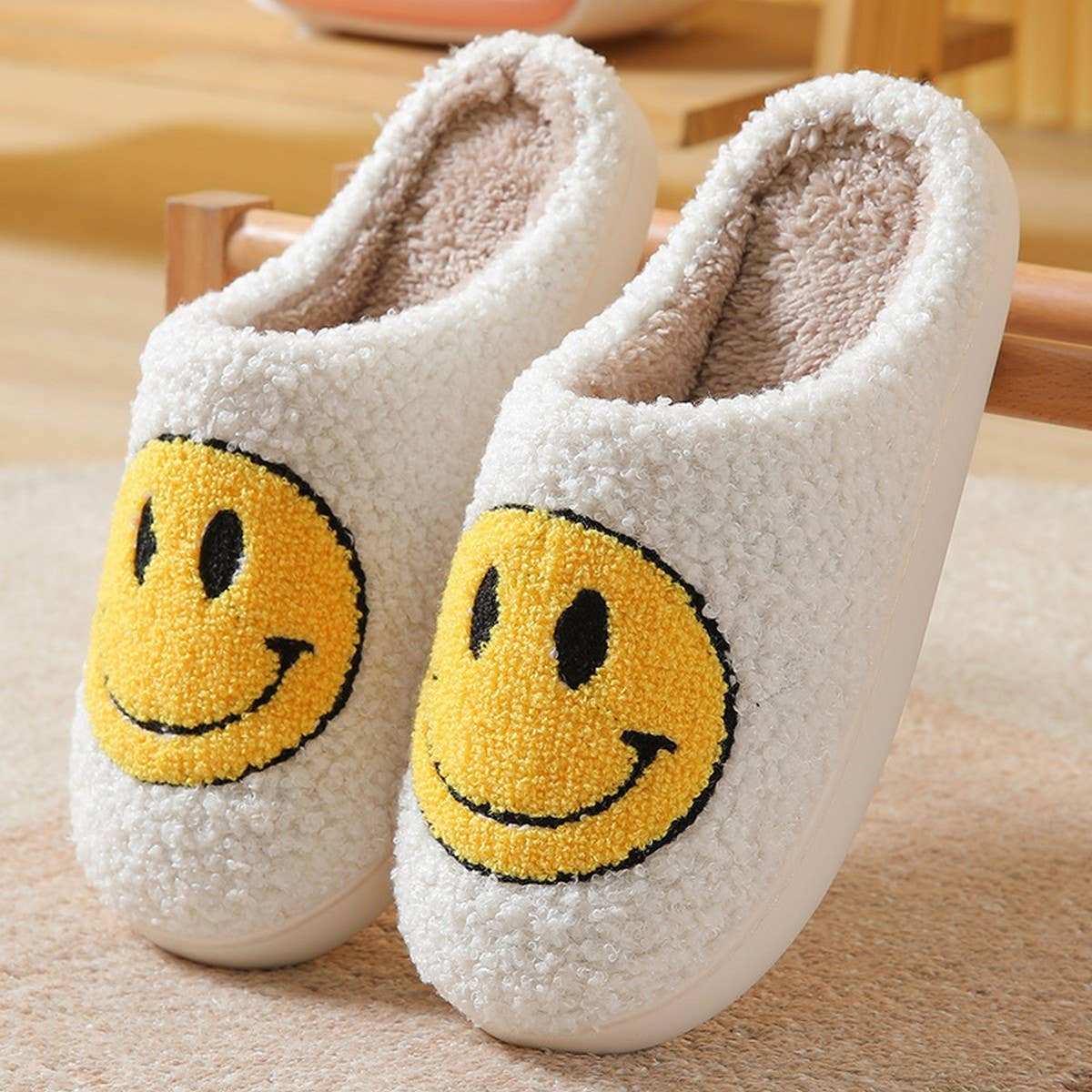 Cute Cartoon Smiling Face Fabric Slippers