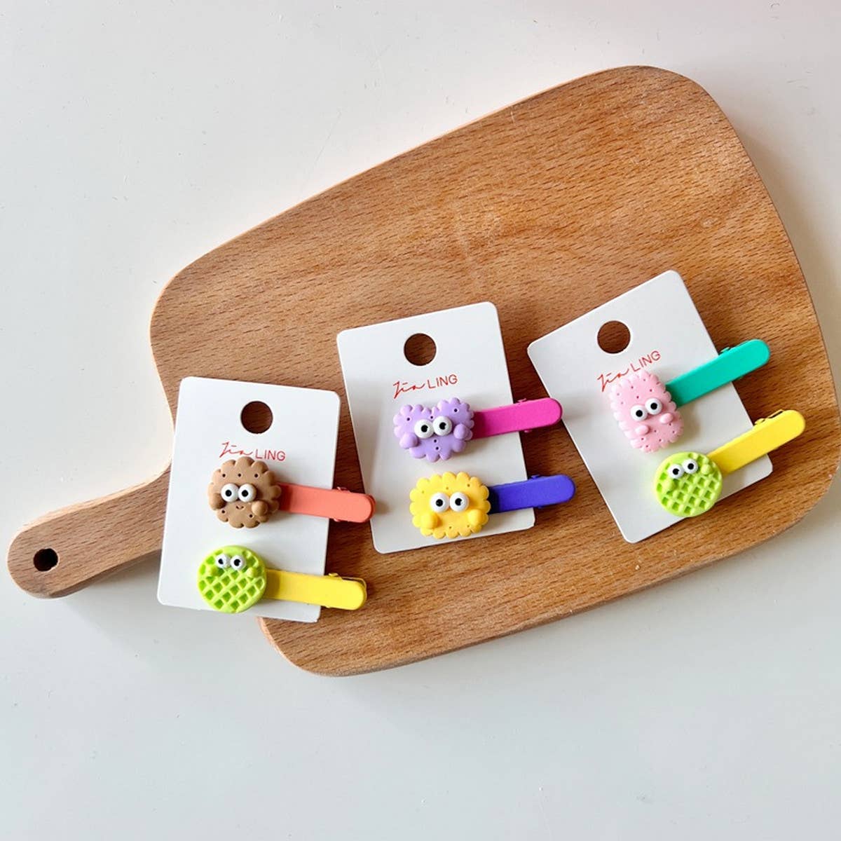 CHILDREN'S COLORFUL BISCUIT HAIRPIN