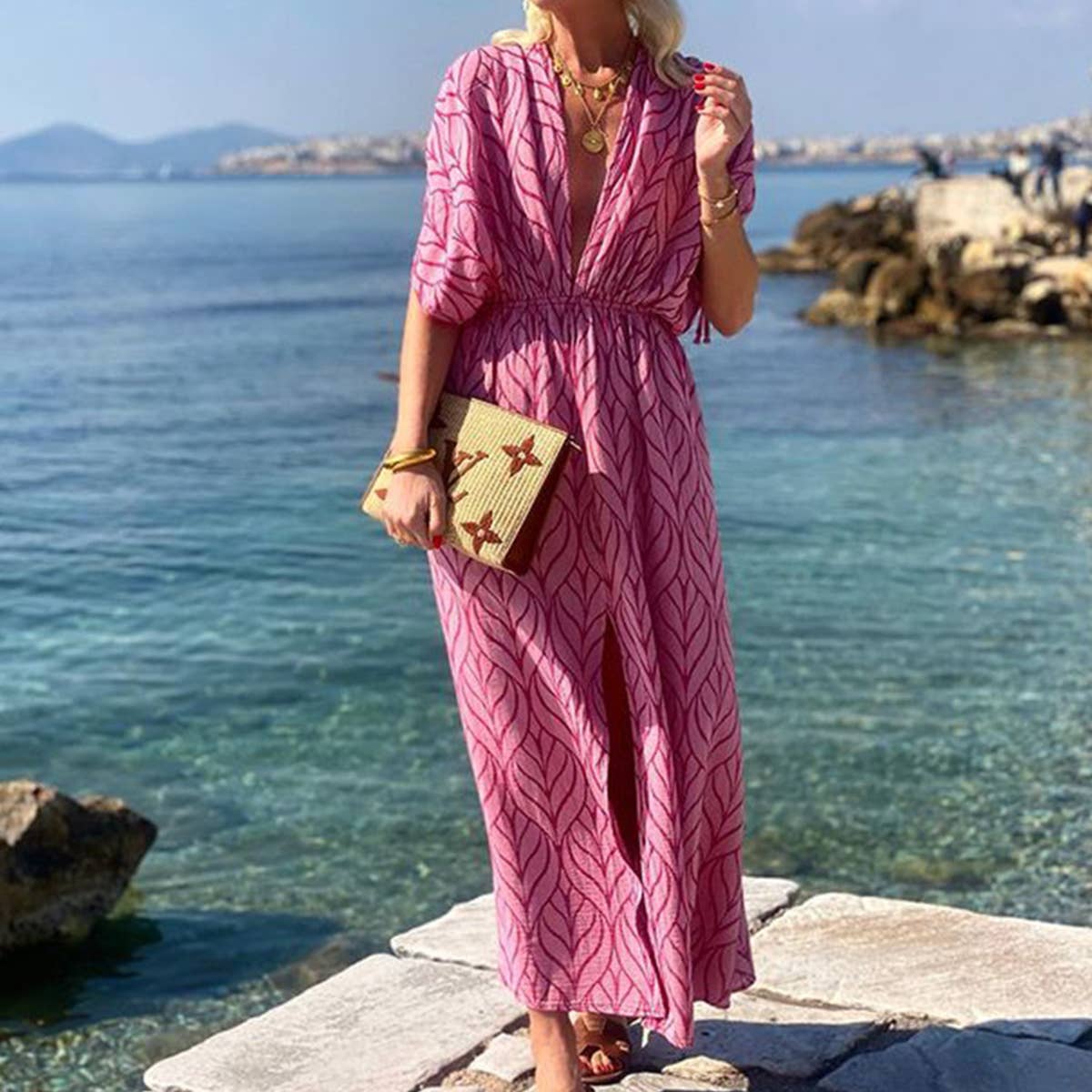 V-neck sleeveless dress with slit