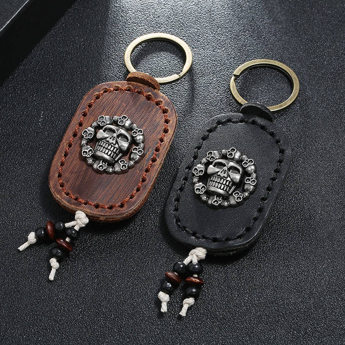 MEN'S DOUBLE SIDED SKULL CAR KEYCHAIN