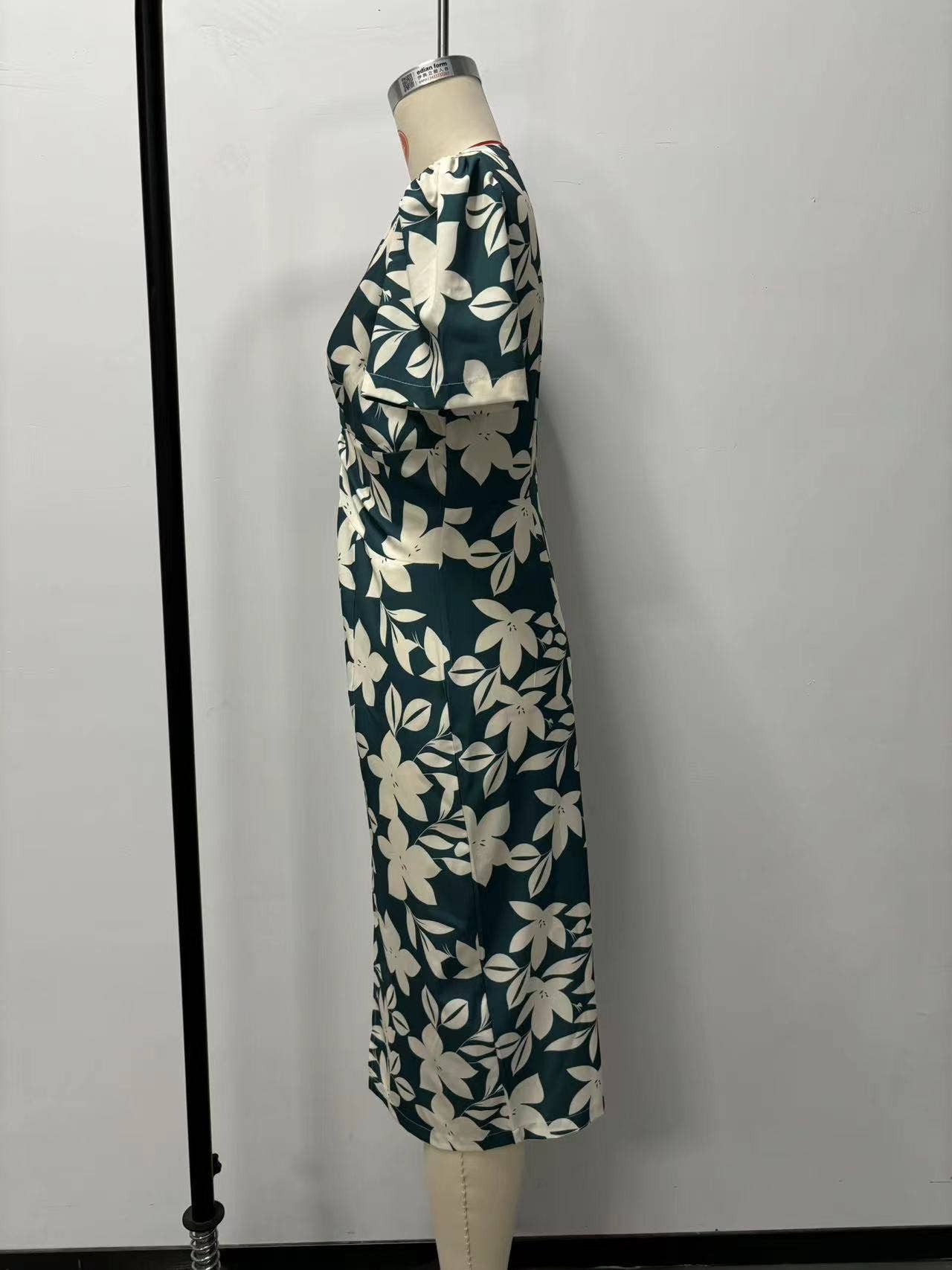 Printed V-neck slit hip-hugging elegant dress