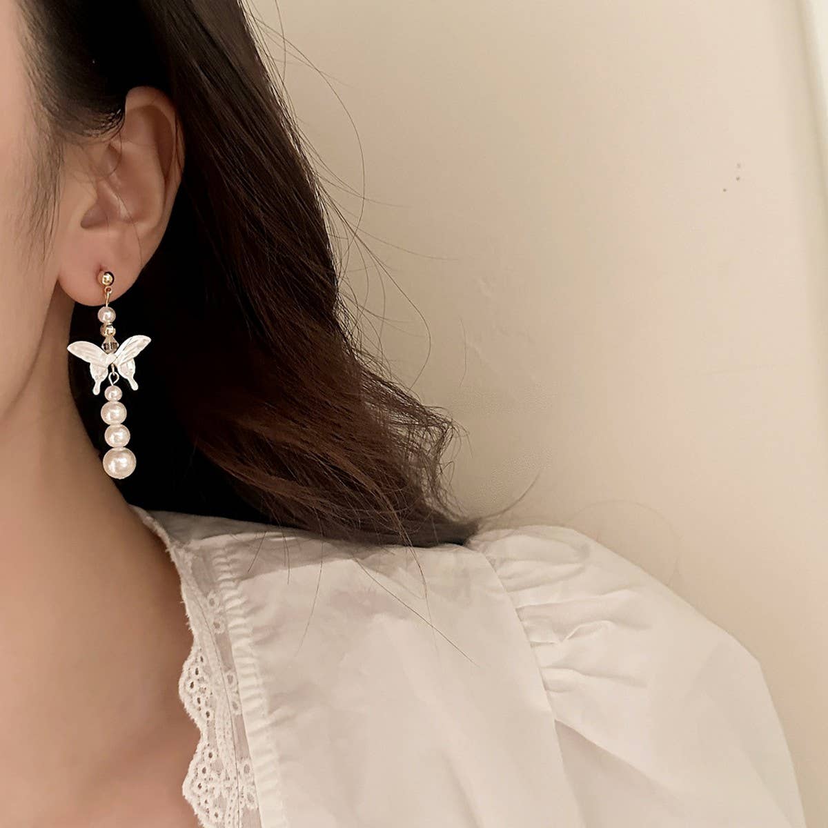 NEW NATURAL MOTHER-OF-PEARL BUTTERFLY EARRINGS