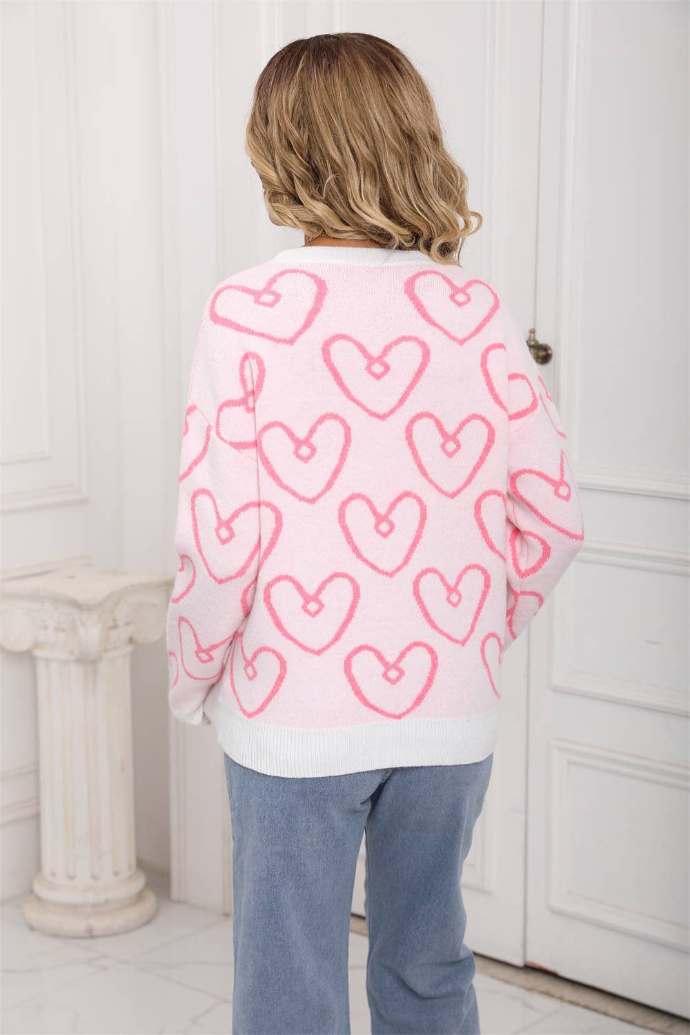Round-neck heart-shaped color-blocking sweater