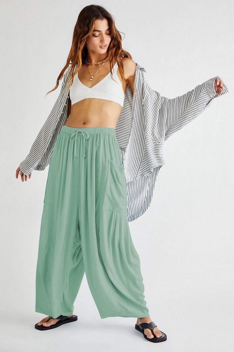 WOMEN LOOSE FIT ELASTIC WAIST COZY CAPRANTS