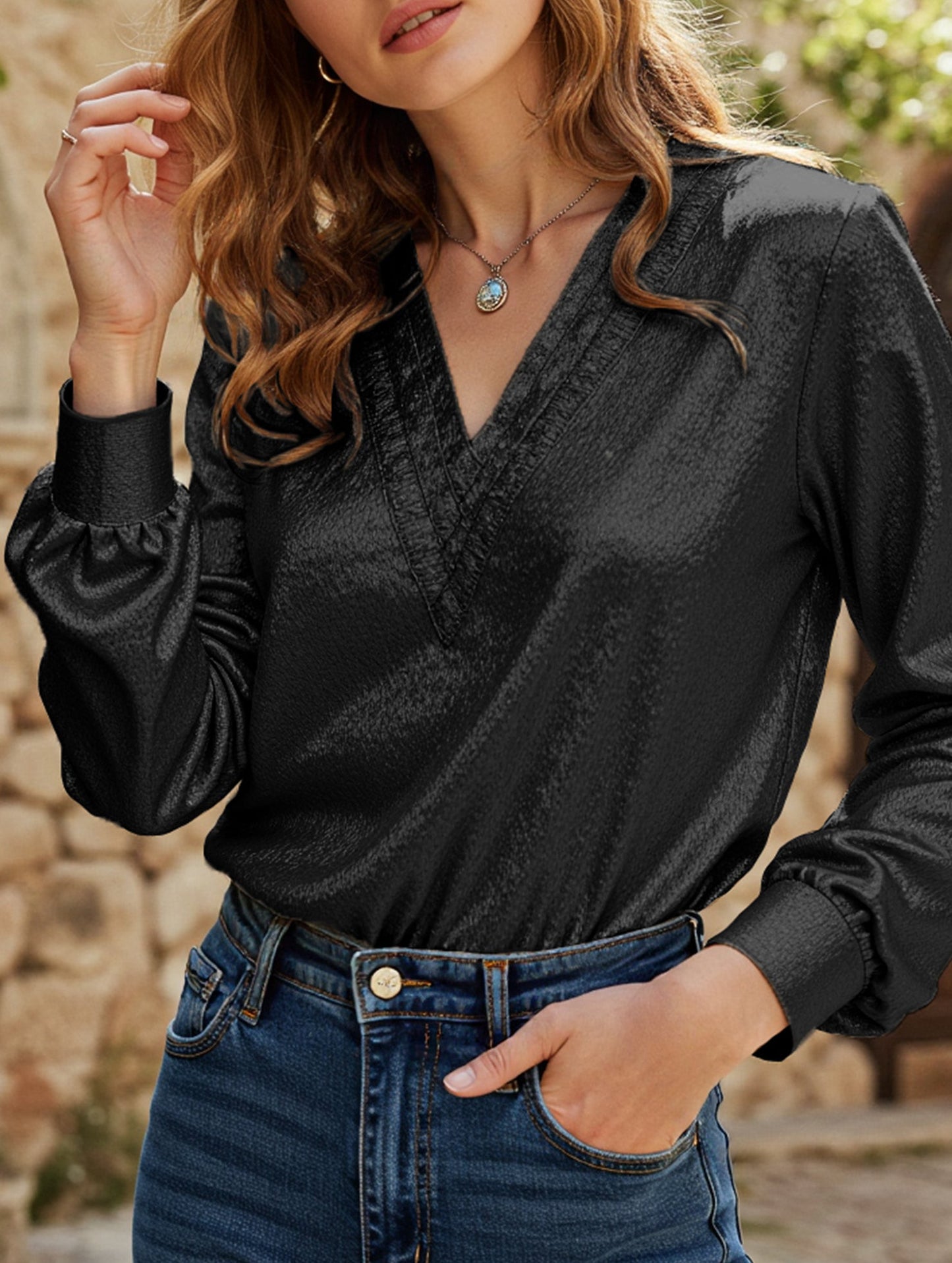Fashion V-neck casual long-sleeved shirt