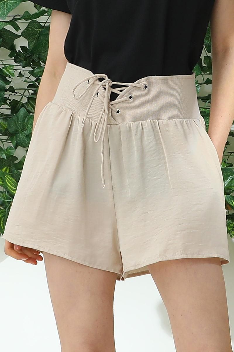 HIGH WAIST RACE UP SHORT PANTS - Doublju