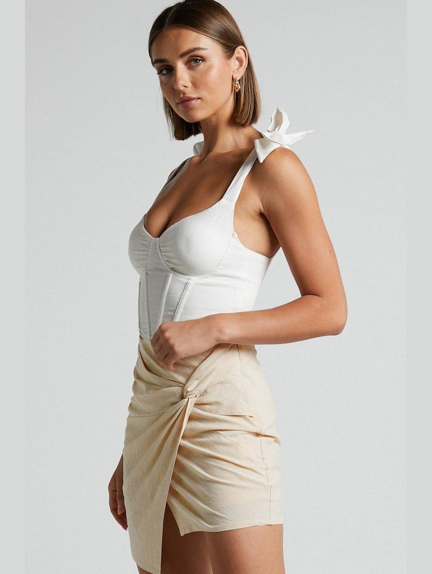 WOMEN FRONT TIED SHORT LENGTH MINI SKIRT