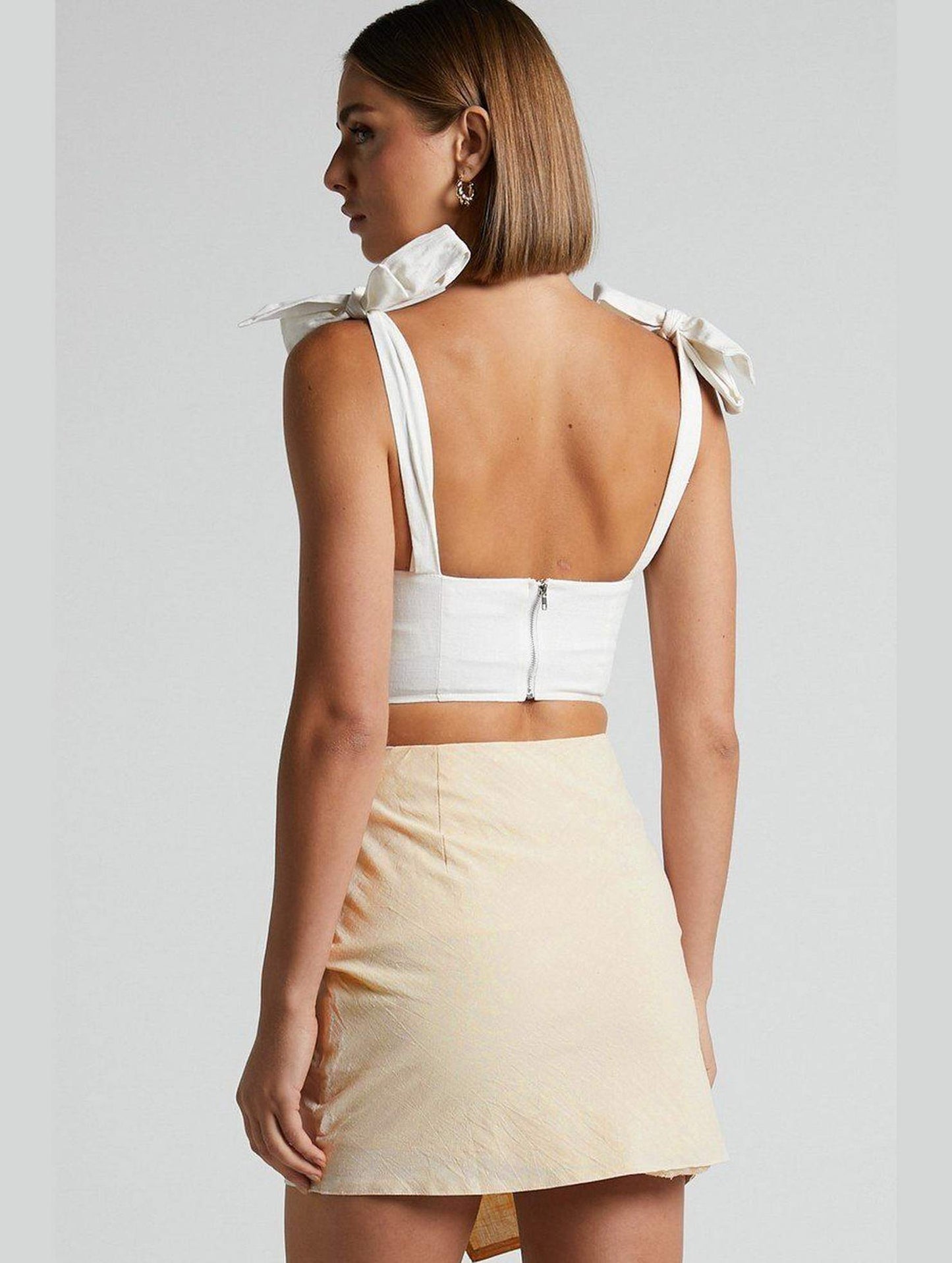 WOMEN FRONT TIED SHORT LENGTH MINI SKIRT