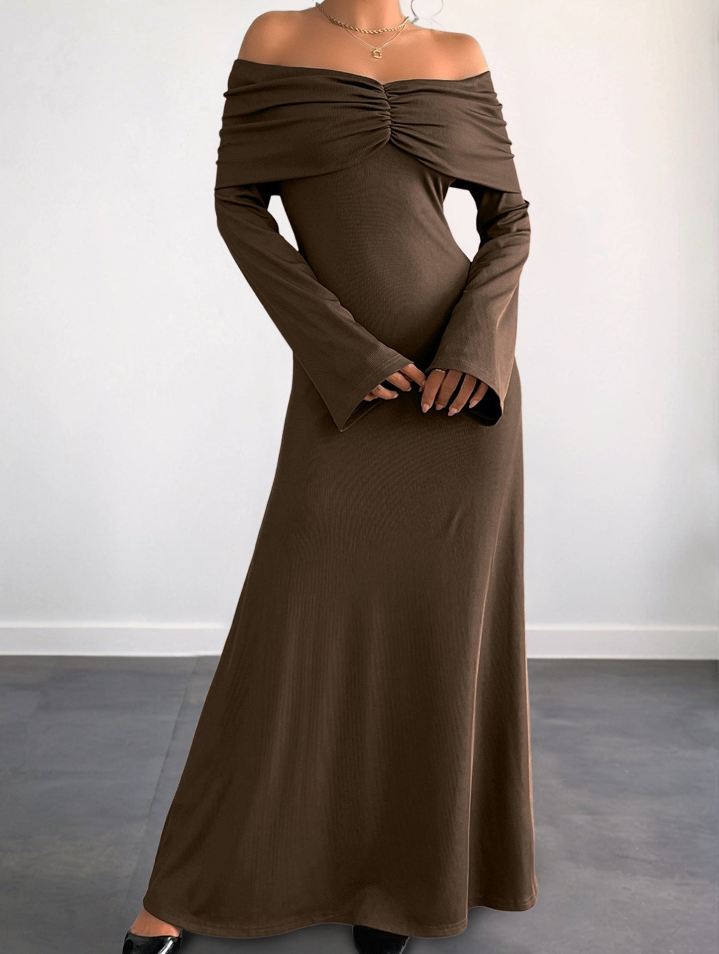 One-shoulder slim-fit long dress