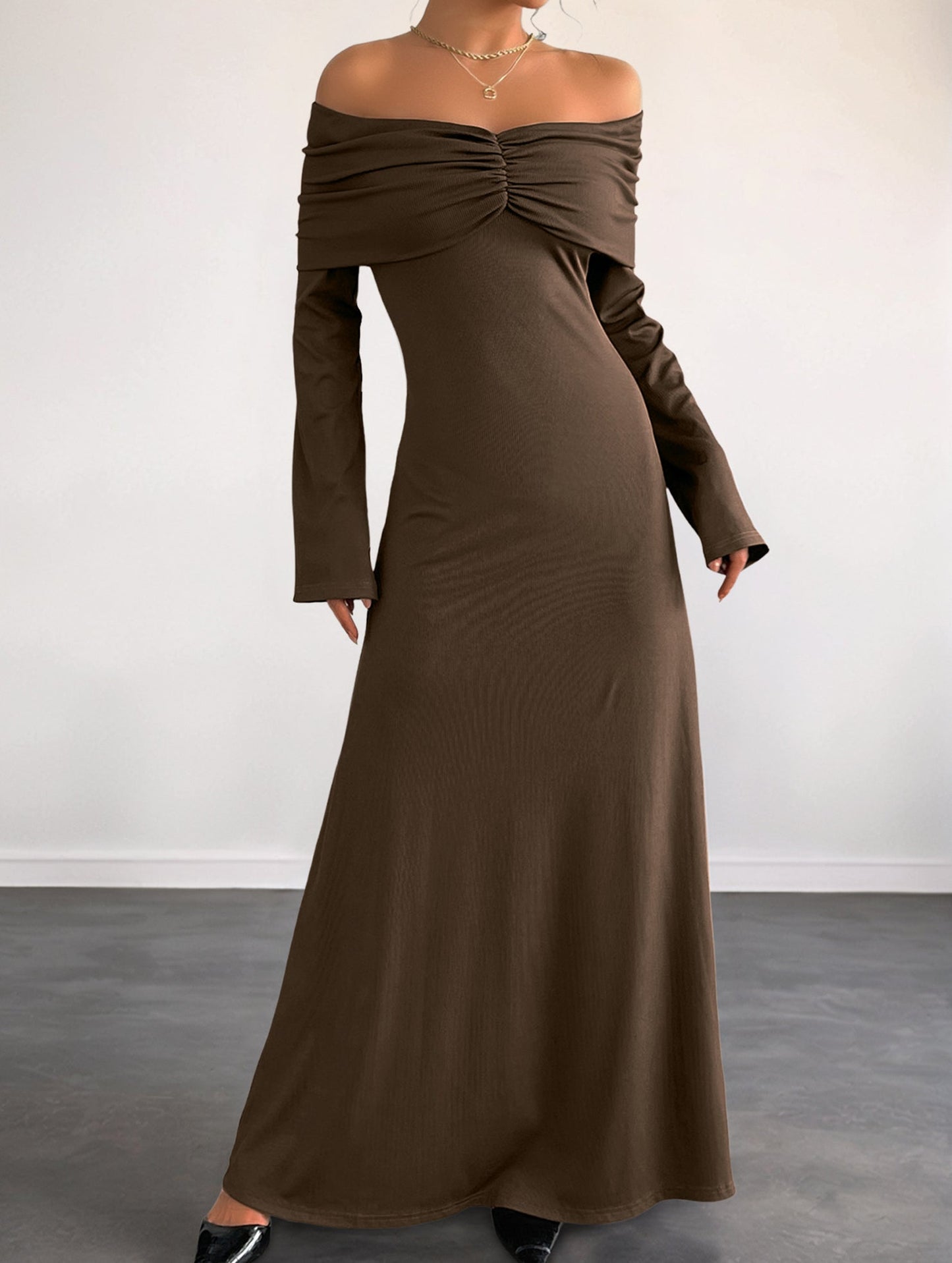 One-shoulder slim-fit long dress