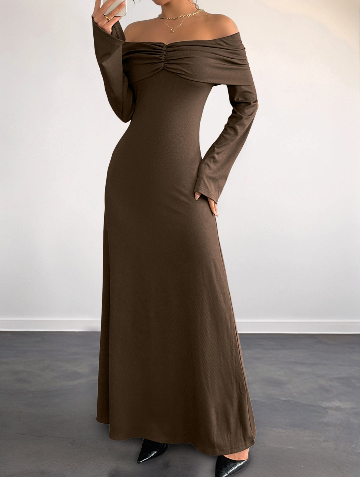 One-shoulder slim-fit long dress