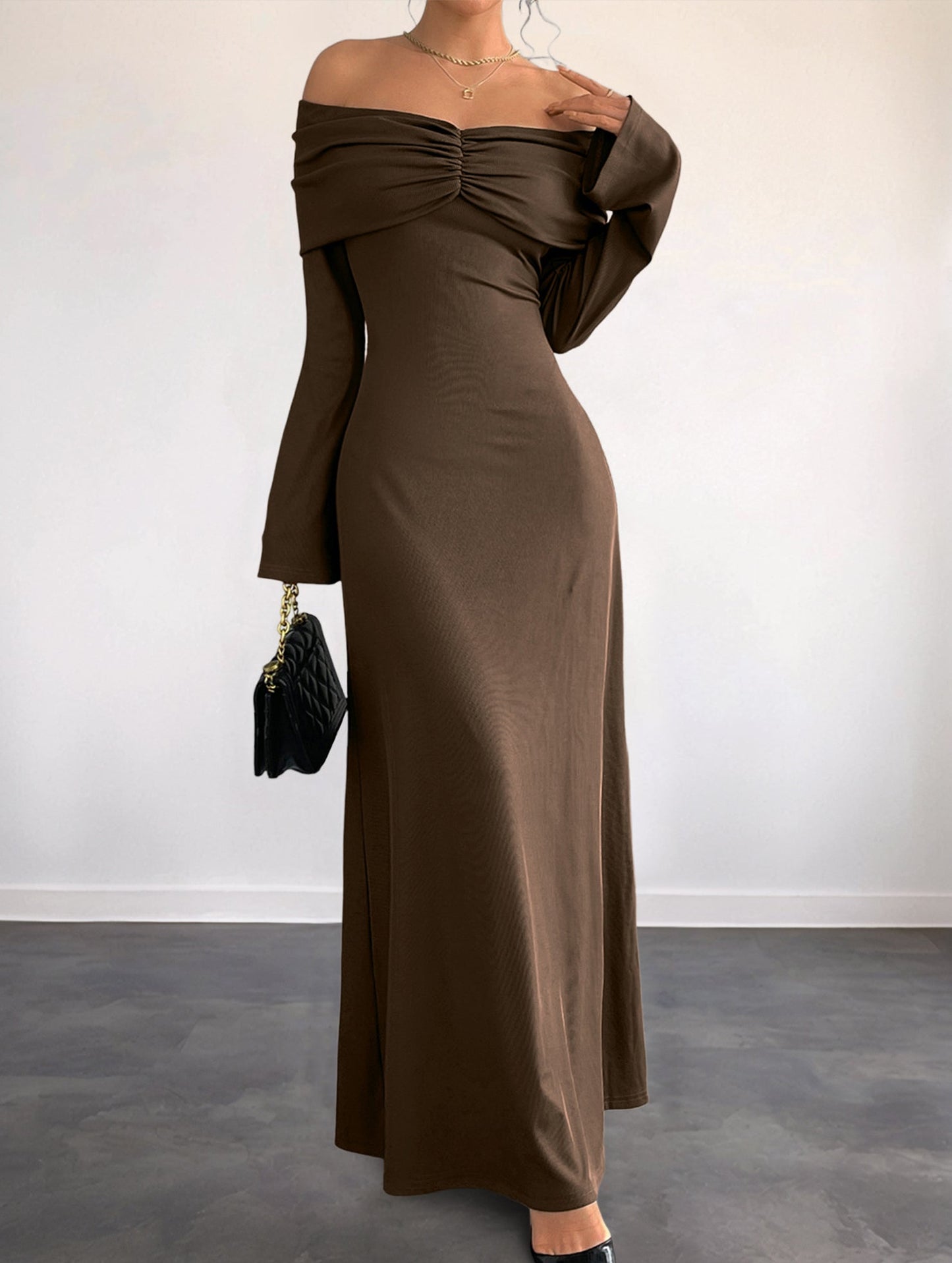 One-shoulder slim-fit long dress